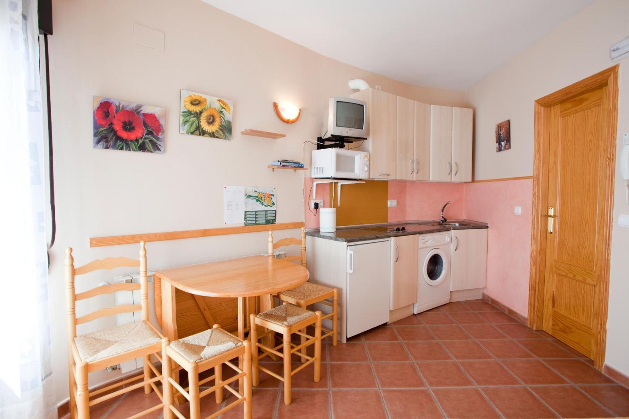 Apartamentos Rurales "La Fuentecilla" Banos De Montemayor Luaran gambar