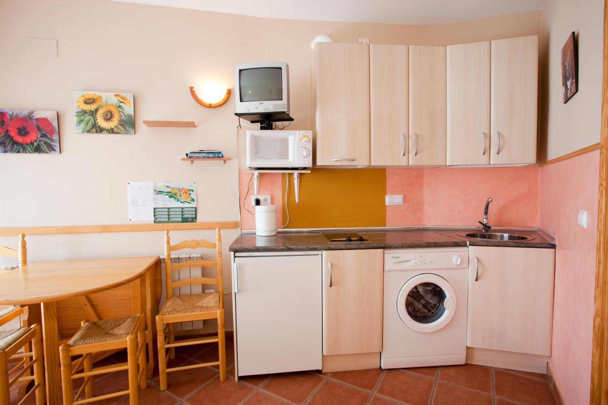 Apartamentos Rurales "La Fuentecilla" Banos De Montemayor Luaran gambar